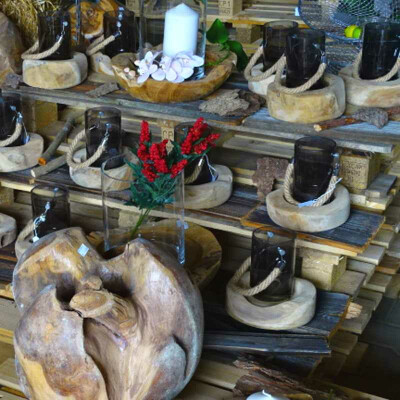 Holz und Glas - Dekoration für den Garten. Wir...